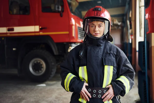 Female Firefighter Protective Uniform Standing Truck — Zdjęcie stockowe