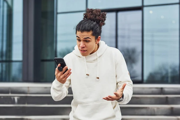 Handsome Young Man Curly Black Hair Street Building Talking Phone — Fotografia de Stock