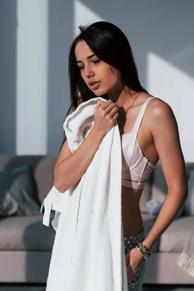 Young Beautiful Brunette Standing Indoors Covering Her Body White Towel — Stockfoto
