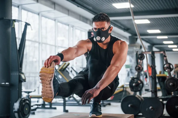 Strong Young Man Sportive Clothes Scary Mask Doing Push Ups — Stock Photo, Image