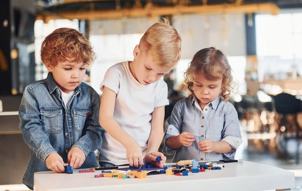 Little Friends Have Fun Construction Toys Playroom Kindergarten Educational Games — Stock fotografie