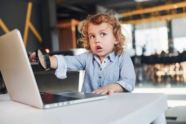 Smart Child Casual Clothes Laptop Table Have Fun Magnifying Glass — Stock Photo, Image