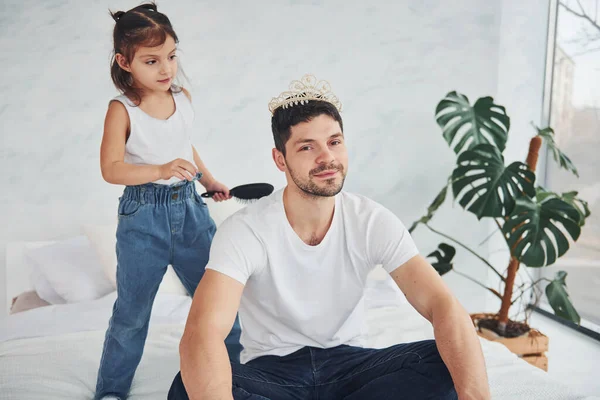 Little Girl Wearing Crown Father Head Having Fun Home Together — Φωτογραφία Αρχείου