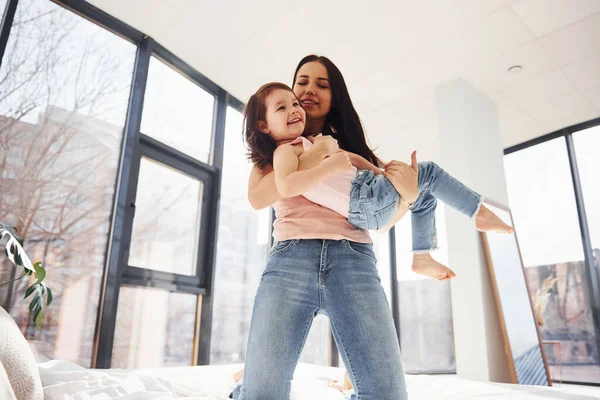 Young Mother Her Daughter Spending Weekend Together Bed — Stock Fotó