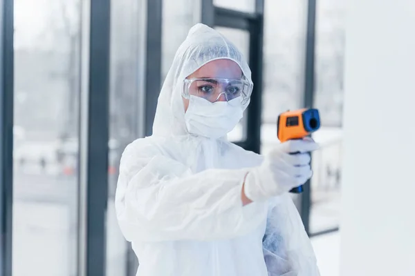 Holds Infrared Thermometer Portrait Female Doctor Scientist Lab Coat Defensive — 图库照片