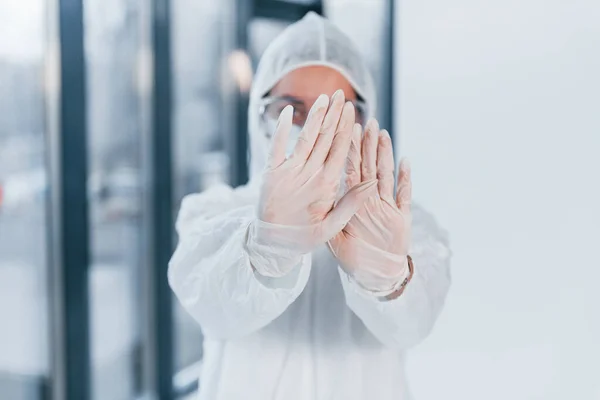 Stop Virus Sign Portrait Female Doctor Scientist Lab Coat Defensive — Stock fotografie