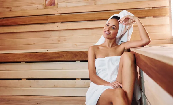 Young Beautiful Woman Have Rest Sauna Conception Bodycare — Foto de Stock