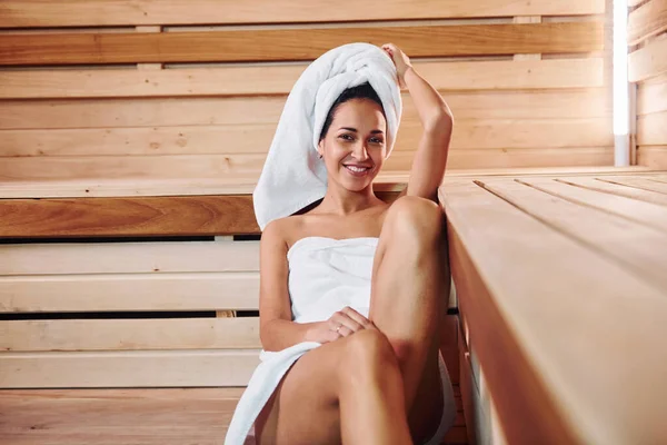 Young Beautiful Woman Have Rest Sauna Conception Bodycare — Foto de Stock
