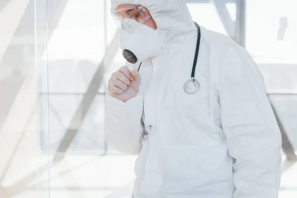 Feels Bad Sick Female Doctor Scientist Lab Coat Defensive Eyewear — Stock fotografie