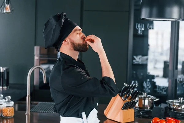 Side View Professional Young Chef Cook Uniform Standing Kitchen — Stockfoto