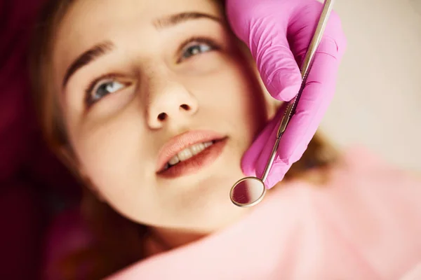 Niña Visitando Dentista Clínica Concepción Estomatología — Foto de Stock