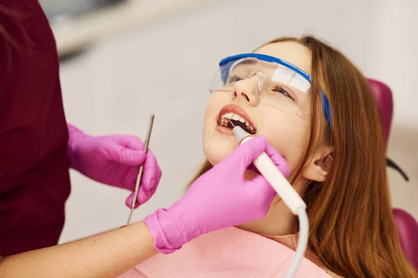 Little Girl Protective Glasses Visiting Dentist Clinic Conception Stomatology — Fotografia de Stock