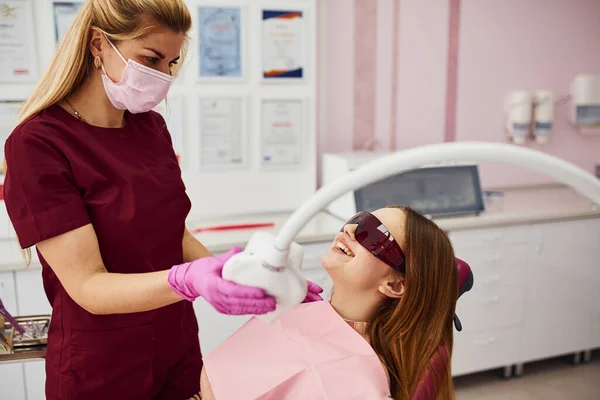 Little Girl Protective Glasses Visiting Dentist Clinic Conception Stomatology —  Fotos de Stock