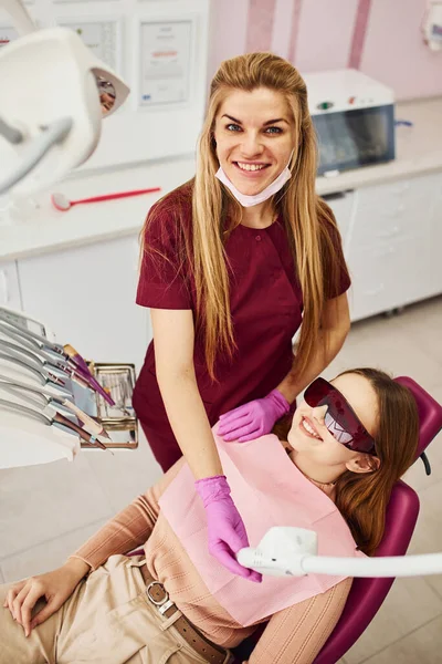 Little Girl Protective Glasses Visiting Dentist Clinic Conception Stomatology — Stock Photo, Image