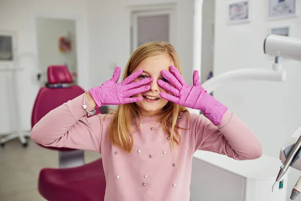 Little Girl Gloves Hands Standing Stomatology Clinic — Zdjęcie stockowe