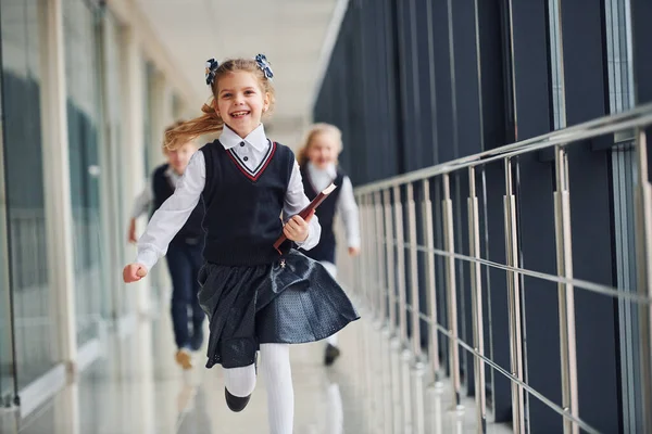 Active School Kids Uniform Running Together Corridor Conception Education — Fotografia de Stock