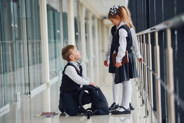Boy Sitting Floor School Kids Uniform Together Corridor — Stock Photo, Image