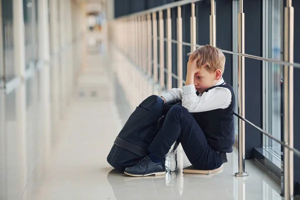 Boy Uniform Sitting Alone Feeling Sad School Conception Harassment —  Fotos de Stock
