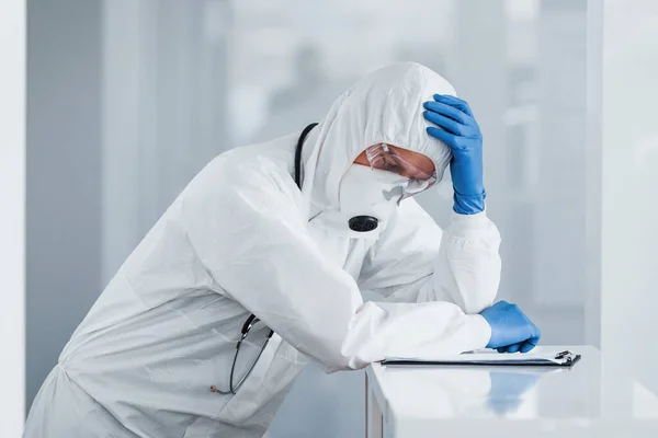 Tired Doctor Scientist Lab Coat Defensive Eyewear Mask Takes Break — 图库照片