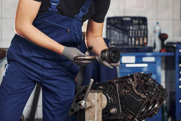 Professional Repairman Garage Works Broken Automobile Engine — Stock Photo, Image