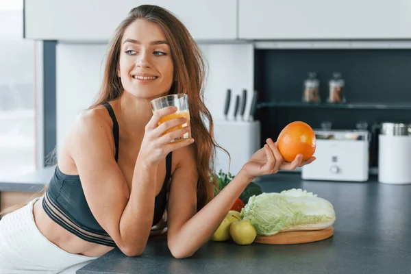 Fresh Orange Juice Young European Woman Indoors Kitchen Indoors Healthy — 스톡 사진
