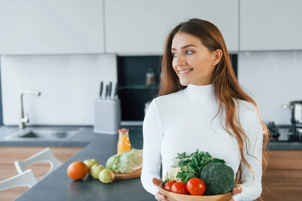 Holds Plate Vegetables Young European Woman Indoors Kitchen Indoors Healthy — 스톡 사진