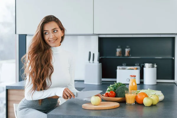 Young European Woman Indoors Kitchen Indoors Healthy Food — стокове фото