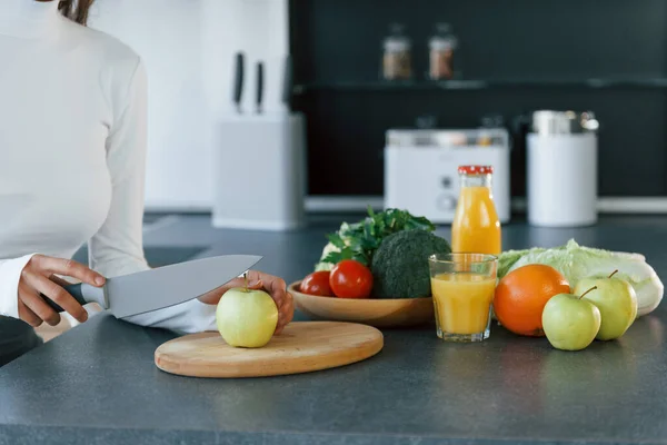 Young European Woman Indoors Kitchen Indoors Healthy Food — Stockfoto