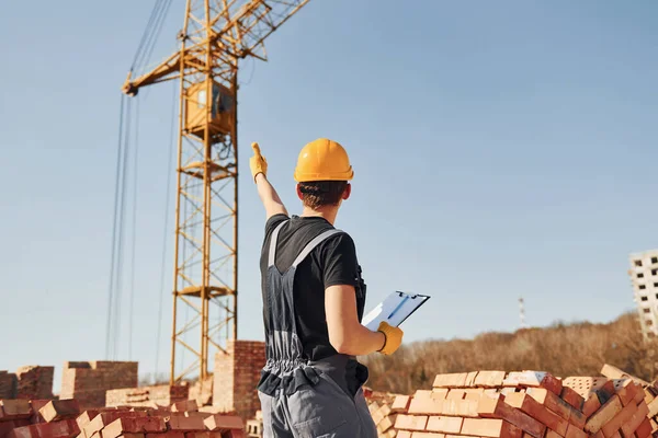 Communicating Crane Guy Construction Worker Uniform Safety Equipment Have Job — Fotografia de Stock