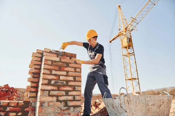 Installing Brick Wall Construction Worker Uniform Safety Equipment Have Job — Stock Photo, Image