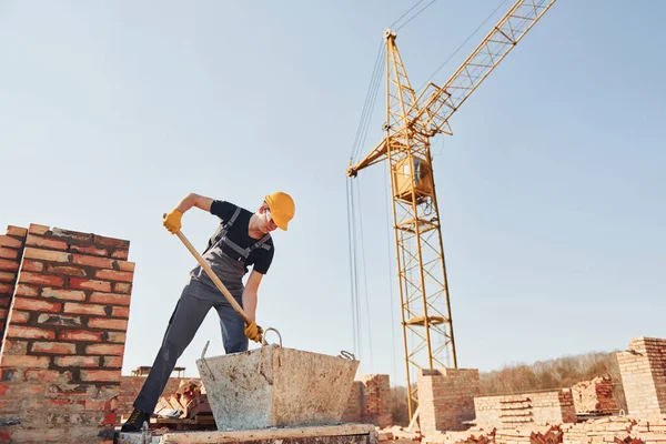 Using Showel Construction Worker Uniform Safety Equipment Have Job Building — Stock fotografie
