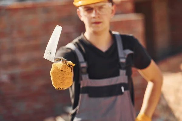 Portrait Construction Worker Uniform Safety Equipment Standing Building — Stockfoto