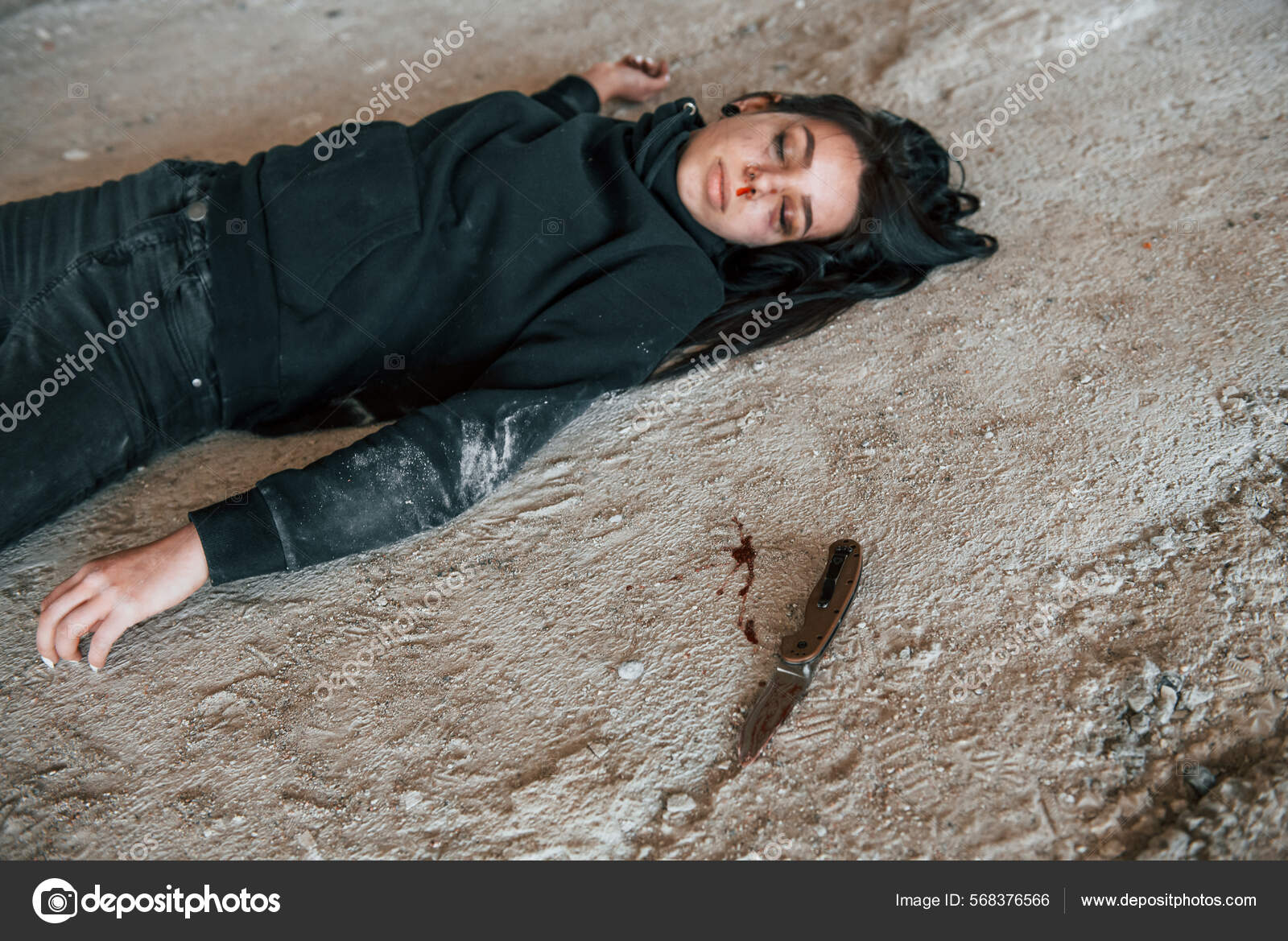 female corpse Corpse Female Victim Crime Lying Ground Abandoned Building — Foto ©  myronstandret #568376566