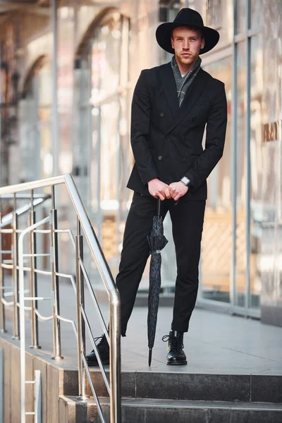 Elegant Young Man Black Hat Umbrella Outdoors City — Stock Photo, Image