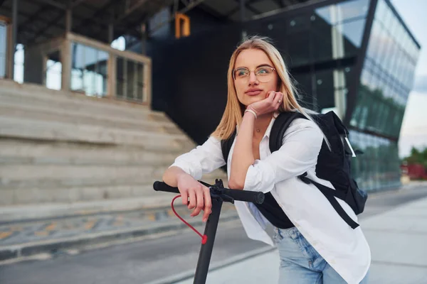 Business Building Beautiful Blonde Casual Clothes Riding Electric Schooter Outdoors — Fotografia de Stock