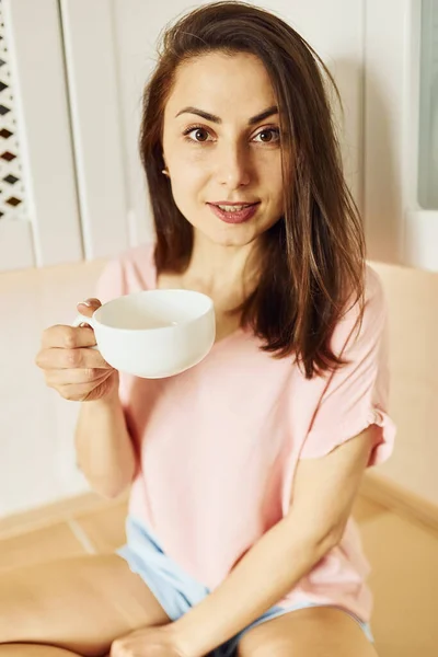 Kitchen Young Woman Resting Spending Weekend Home Alone Home — Stock Photo, Image