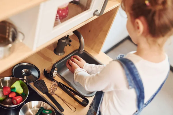 Little Girl Casual Clothes Have Fun Playing Toys Kitchen — Stock Photo, Image