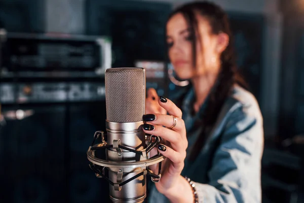 Close View Microphone Young Beautiful Female Performer Rehearsing Recording Studio — Foto de Stock