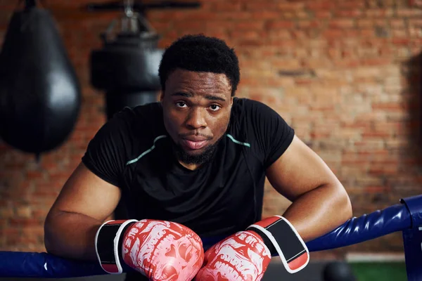 Strong African American Boxer Sportive Clothes Have Practice Gym — Stock Photo, Image