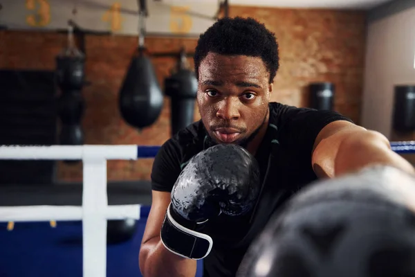 Strong African American Boxer Sportive Clothes Have Practice Gym — Stock Photo, Image