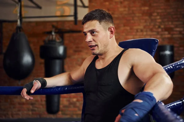 Boxeador Joven Ropa Deportiva Tienen Práctica Gimnasio — Foto de Stock