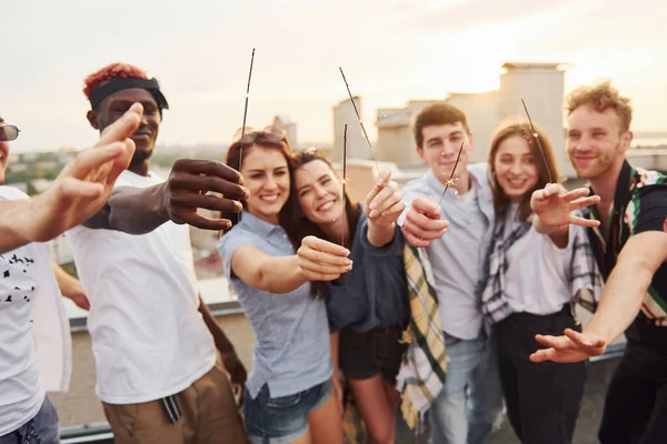 Sparklers Hands Group Young People Casual Clothes Have Party Rooftop — Stock Photo, Image