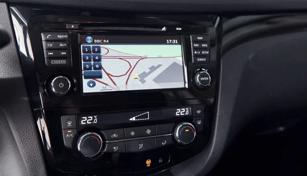 System Nawigacyjny Nowoczesne Nowe Luksusowe Wnętrze Samochodu Projektowanie Technologia — Zdjęcie stockowe
