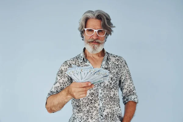 Miljonair Met Contant Geld Handen Senioren Stijlvolle Moderne Man Met — Stockfoto