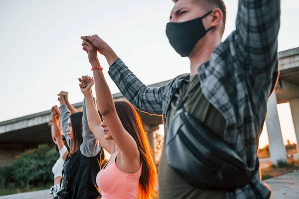 Schöner Sonnenschein Gruppe Protestierender Junger Leute Die Zusammenstehen Aktivist Für — Stockfoto