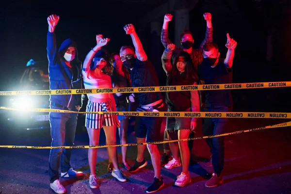 Erhobene Hände Gruppe Protestierender Junger Leute Die Zusammenstehen Aktivist Für — Stockfoto