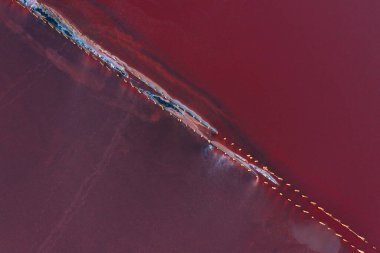 Denizde sınır. Ukrayna 'daki Jarilgach adasının görkemli manzaraları..