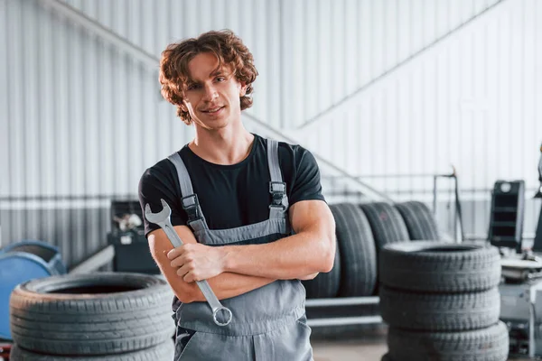 Tool Hand Adult Man Grey Colored Uniform Works Automobile Salon — Stock Photo, Image