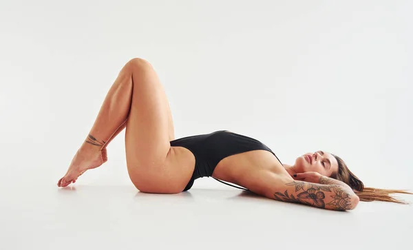 Seitenansicht Schöne Verführerisch Sportliche Frau Mit Sexy Körper Posiert Studio — Stockfoto