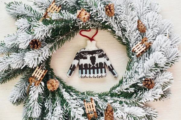Beyaz Arka Plan Yeni Yıl Süslemeleri Ile Noel Şenlik Dokusunun — Stok fotoğraf